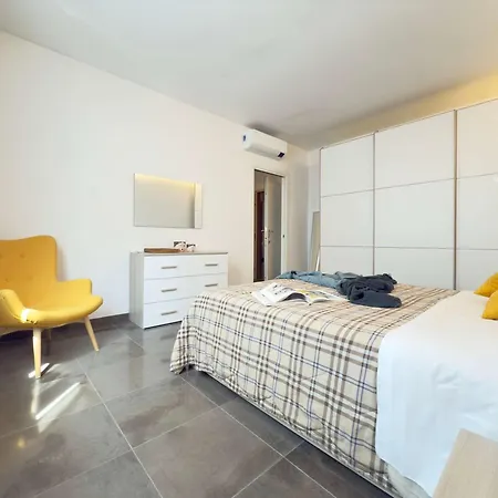 Apartman Casa Luca Center & Flat With Sunny Terrace *